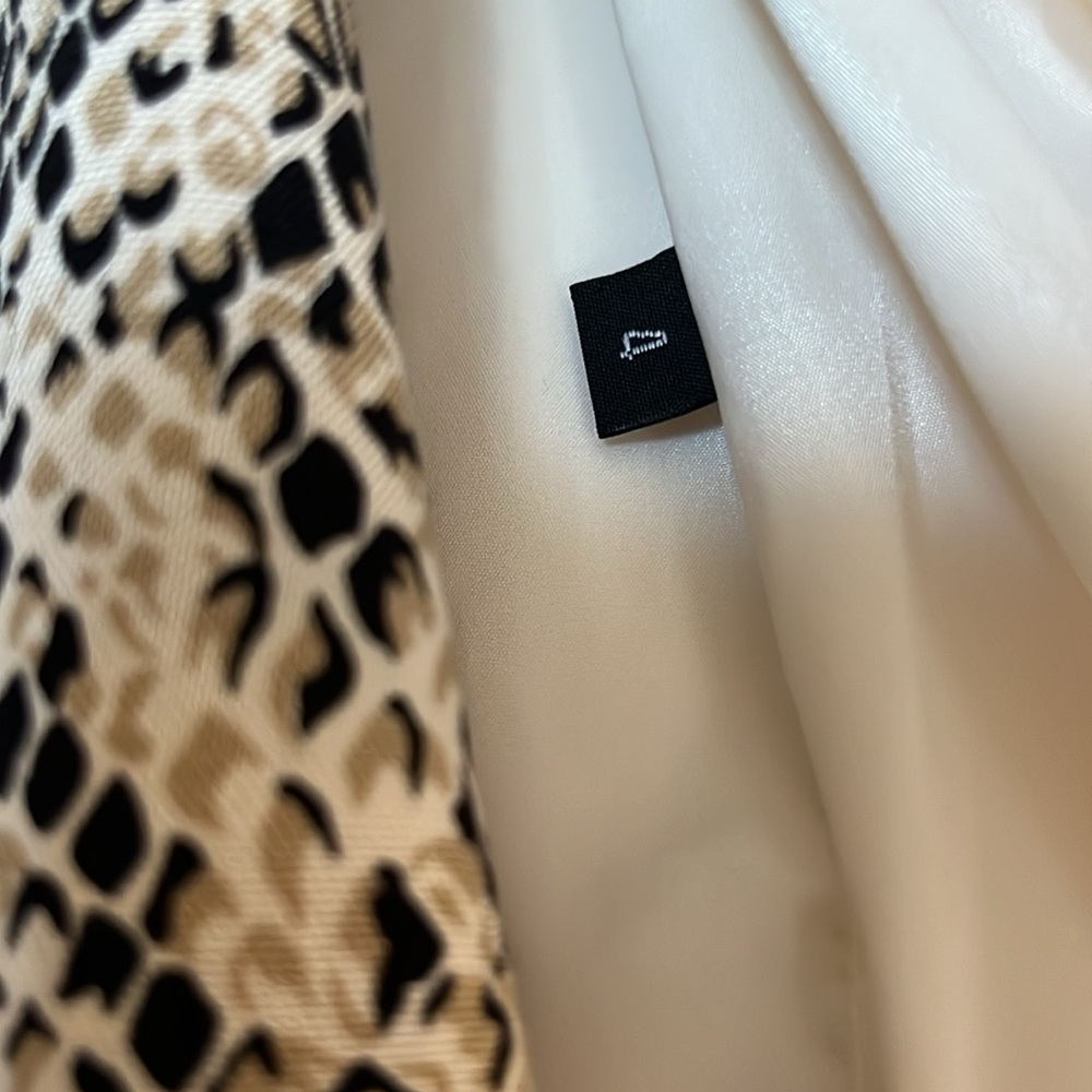 Doncaster silk Jacket size 4, cami size 2. python pattern cami/jacket. - Picture 5 of 7